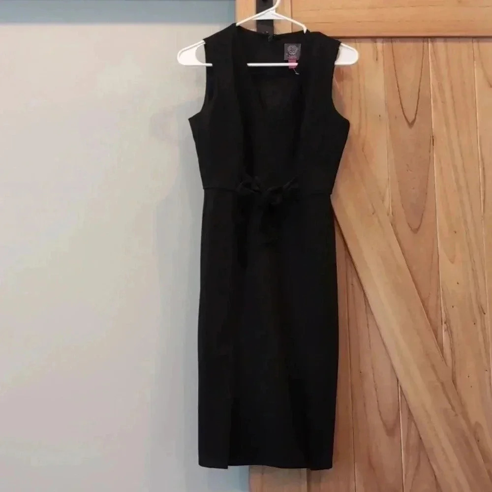Vince Camuto black dress size 4P with side slits m117